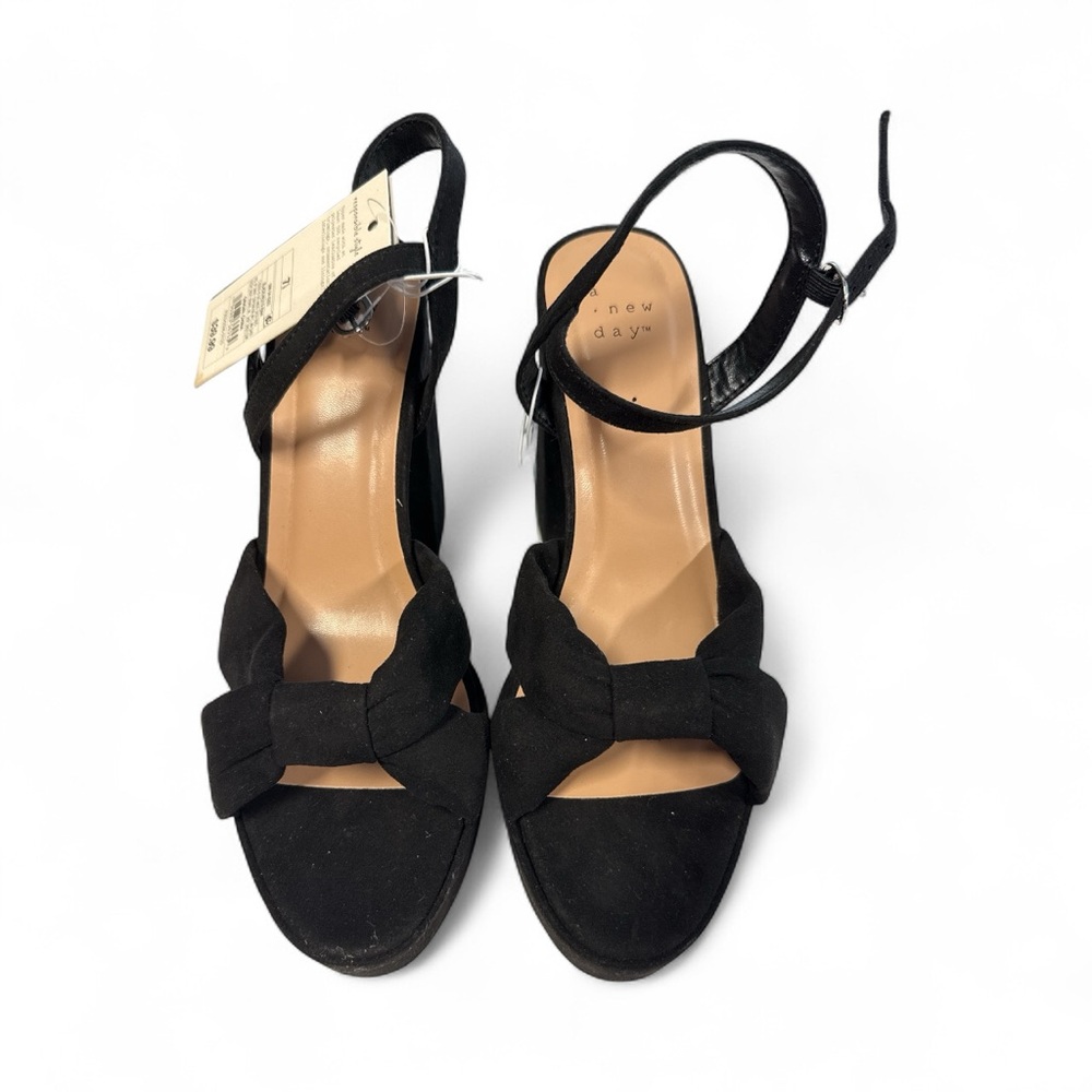 A New Day Riah Black Platforms NWT Memory Foam